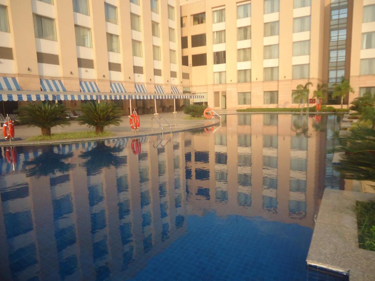 Radisson Blu Hotel Rudrapur Exterior foto