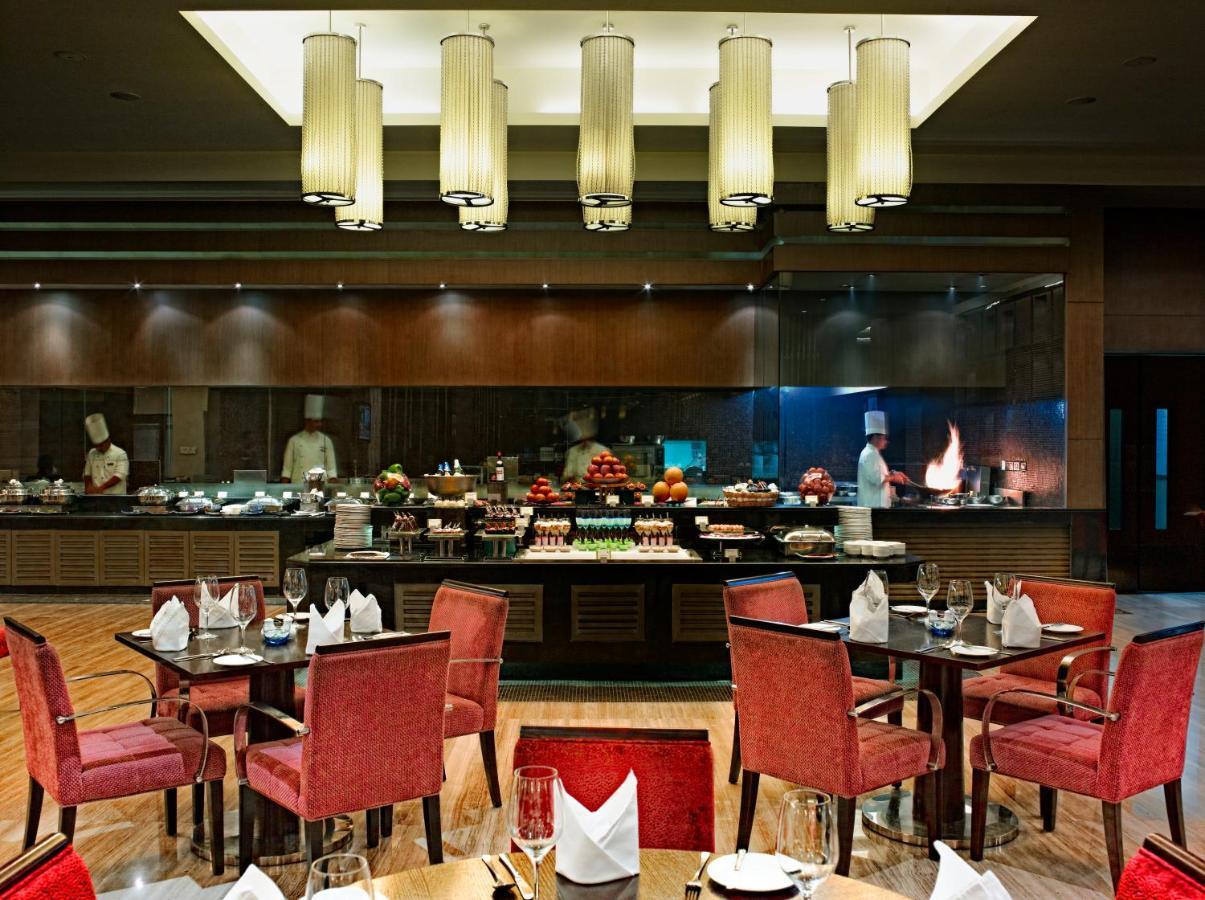 Radisson Blu Hotel Rudrapur Exterior foto